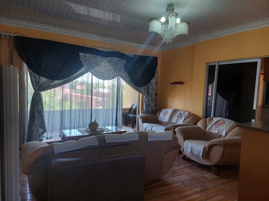 5 Bedroom Property for Sale in De Beers Northern Cape